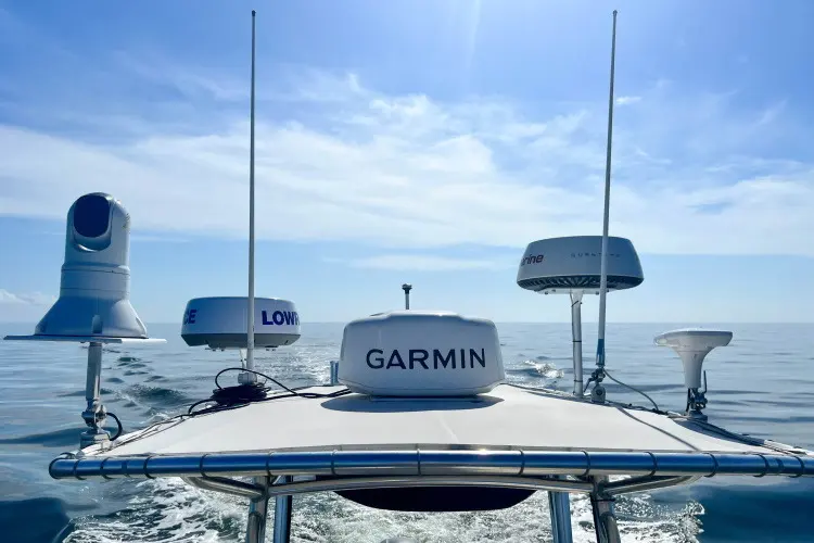 Radar, Garmin-kuppel og antenner på en båd